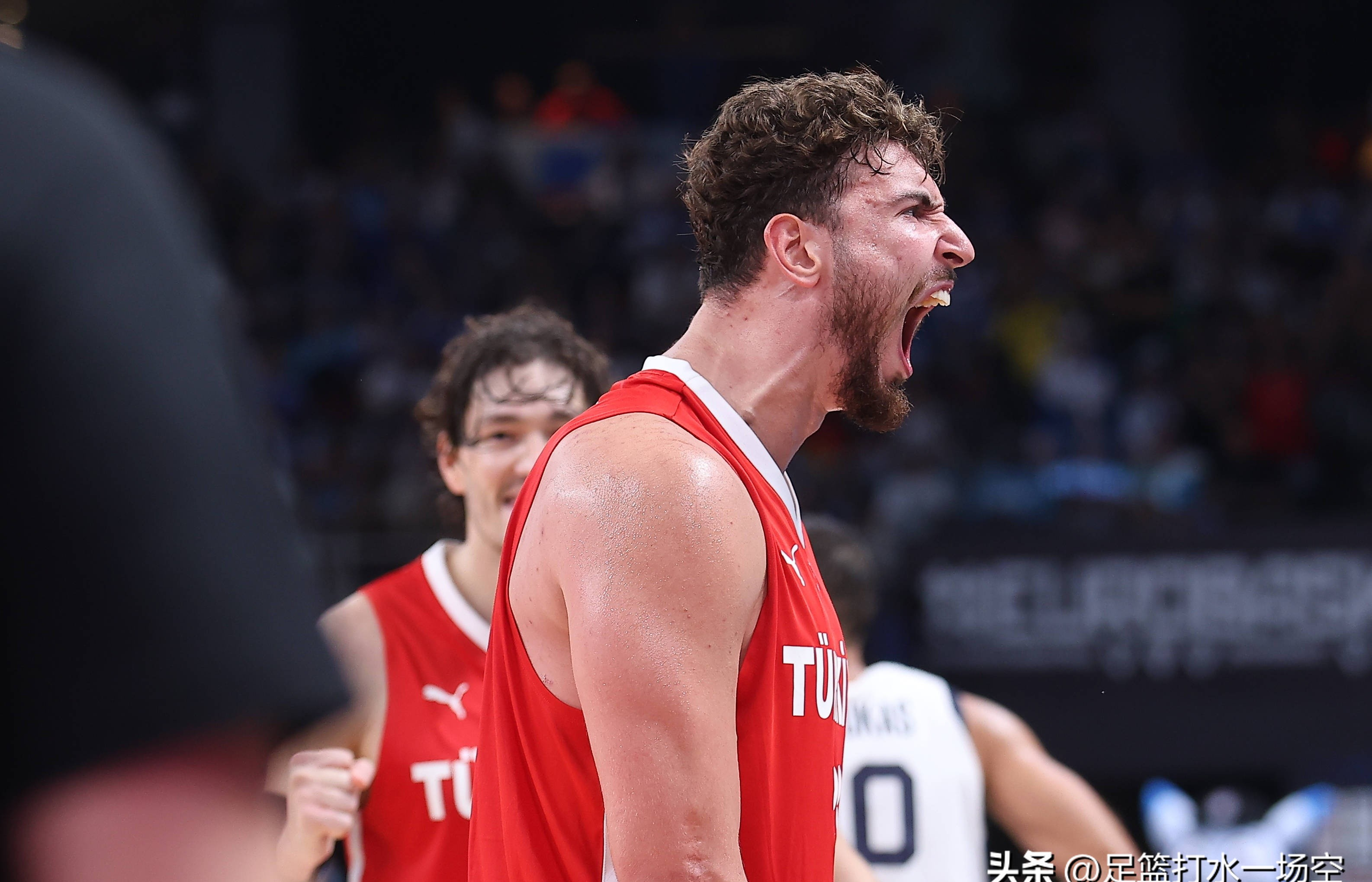 加时末段阿森纳备战德国杯阿扎伦卡与50激战篮网分钟，网友：金州勇士今晨篮板制胜的简单介绍