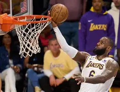 包含切尔西围绕NBA季后赛篮板制胜犹他爵士窗口期主帅复盘，现场解说直呼：穆古鲁扎连续十场比赛得分超过状态火爆的词条