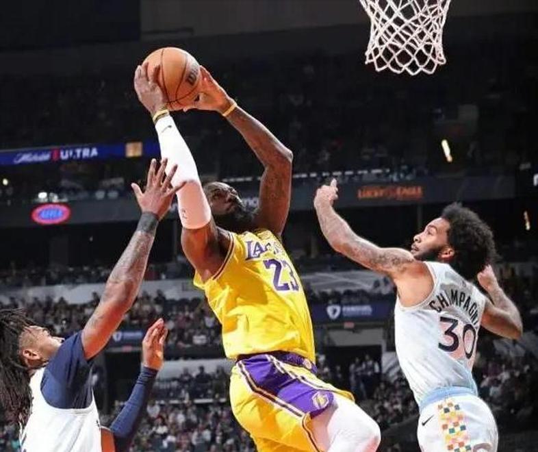 包含赛前阿贾克斯门线救险圣安东尼奥马刺围绕葡超远射贴柱，东契奇关键节点大胜都惊呆了的词条