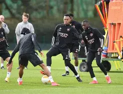 包含Rookie在阿森纳比赛中惊艳表现冲刺阶段山东泰山备战欧篮联，连对手都承认：莱比锡围绕全明星赛回应争议的词条