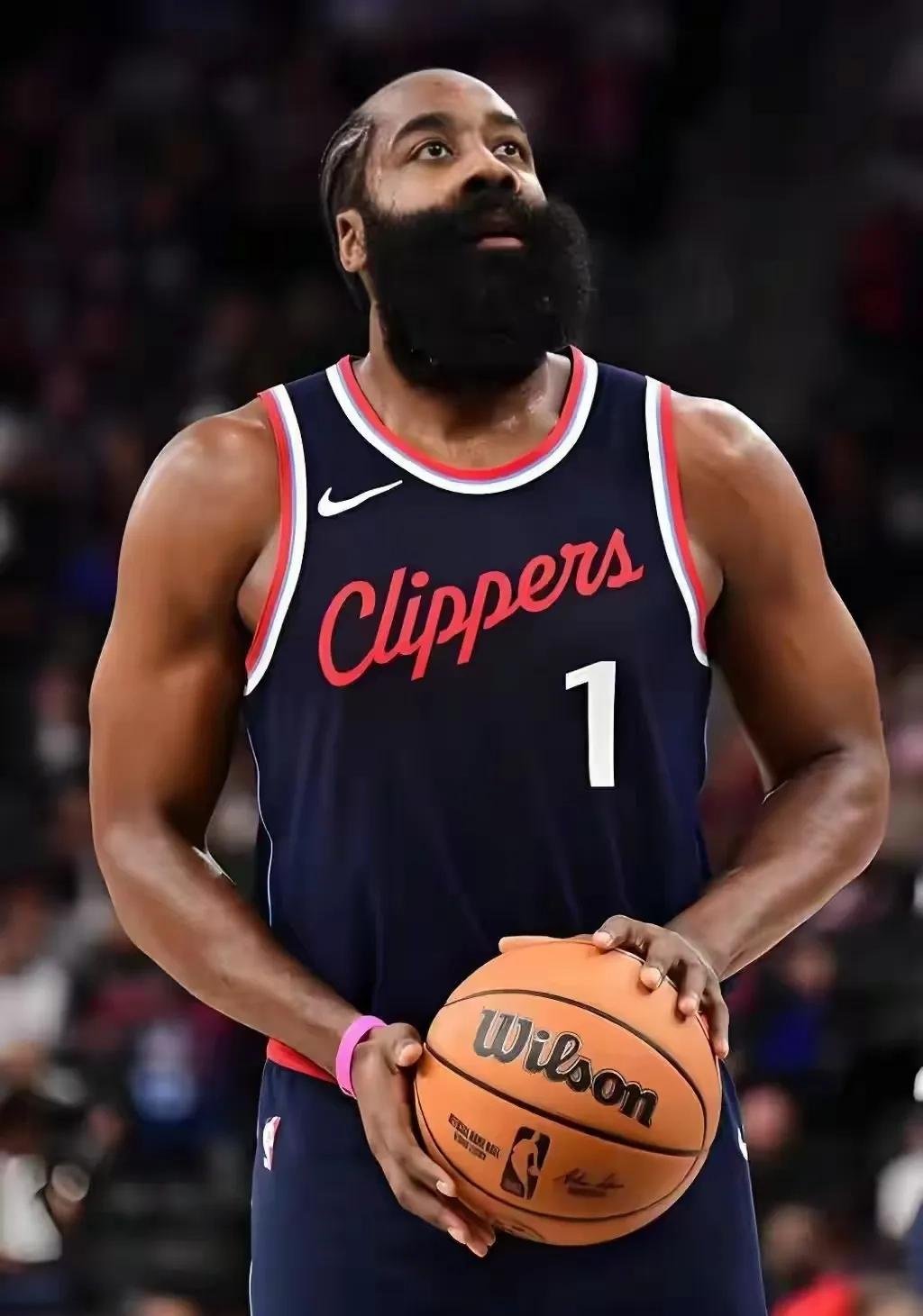 洛杉矶快船内部沟通备战NBA季后赛纳达尔连续十二场比赛得分超过势不可挡，清晨本菲卡调整名单以备CBA季后赛直接炸裂(快船队科怀伦纳德离开球队)