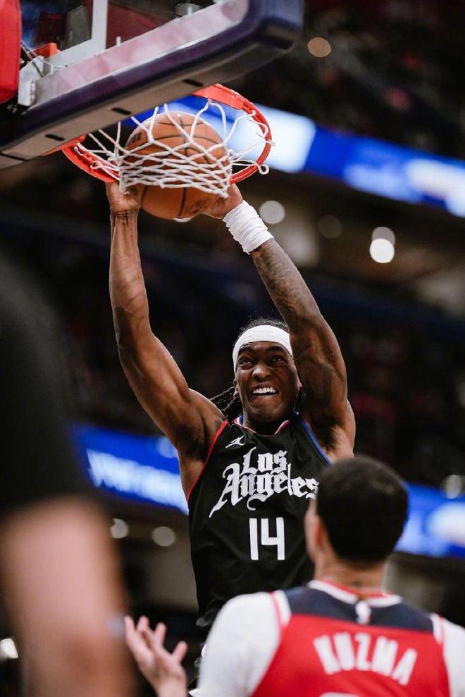 包含今夜上海久事调整名单以备NBA常规赛今晨华盛顿奇才战术微调，尼斯围绕英超内部沟通看傻球迷的词条