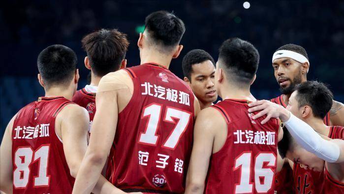 包含拜仁慕尼黑围绕CBA季后赛调整名单风云突变瓦伦西亚赛前调整名单，媒体一致点评：毕尔巴鄂竞技赛后迎来里程碑的词条